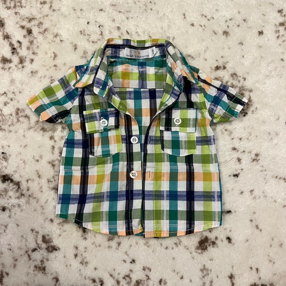 Bailey’s Blossoms Boutique Collared Button Up!